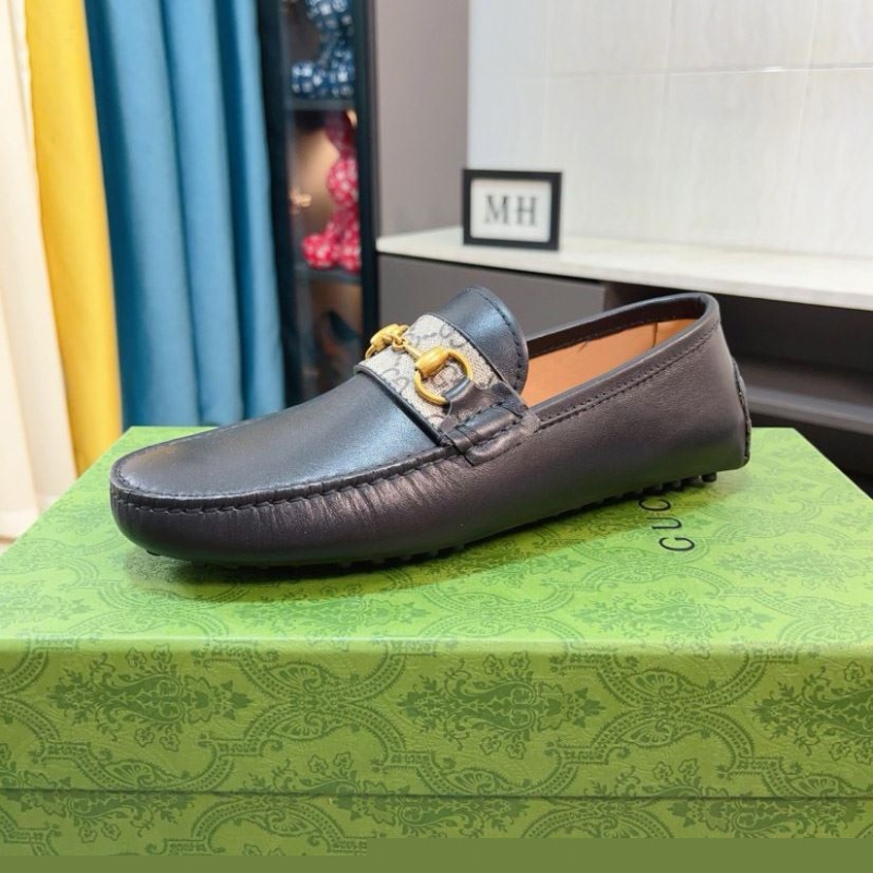 G*u*i leather shoes